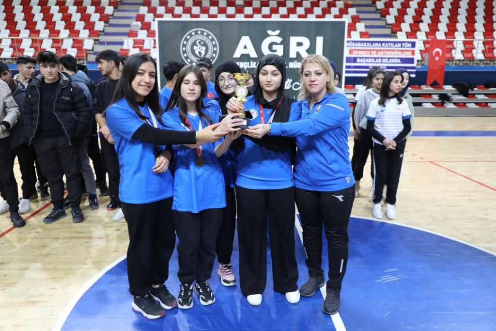 Ağrıda Okul Sporları Dart İl Birinciliği Sona Erdi