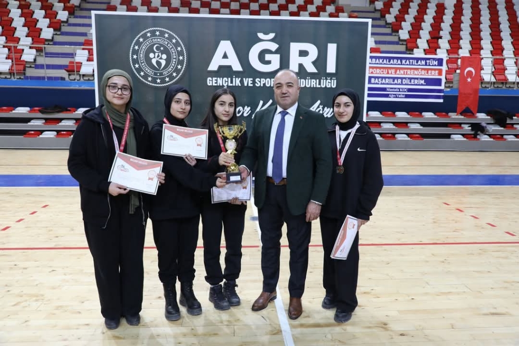 Ağrıda Okul Sporları Dart İl Birinciliği Sona Erdi