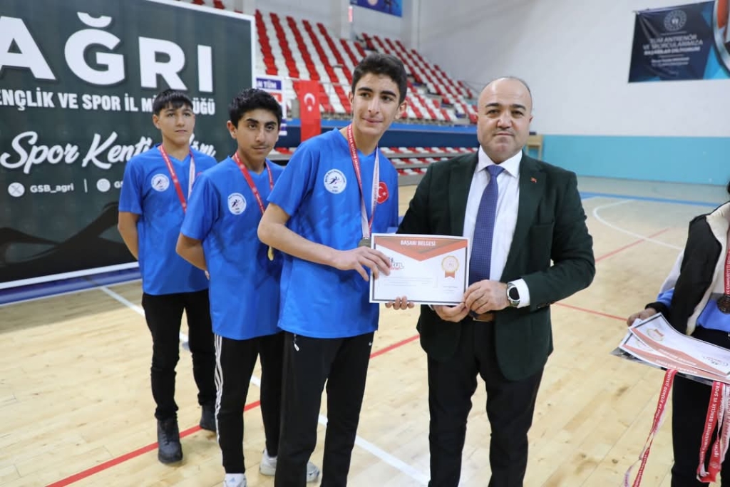 Ağrıda Okul Sporları Dart İl Birinciliği Sona Erdi