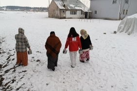 Ağrı Kızılay Soğuk Kış Günlerinde Sıcak Yemek Dağıtımı