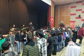 Üniversite Sınavına Hazırlanan Öğrenciler İçin Moral Konseri Düzenlendi