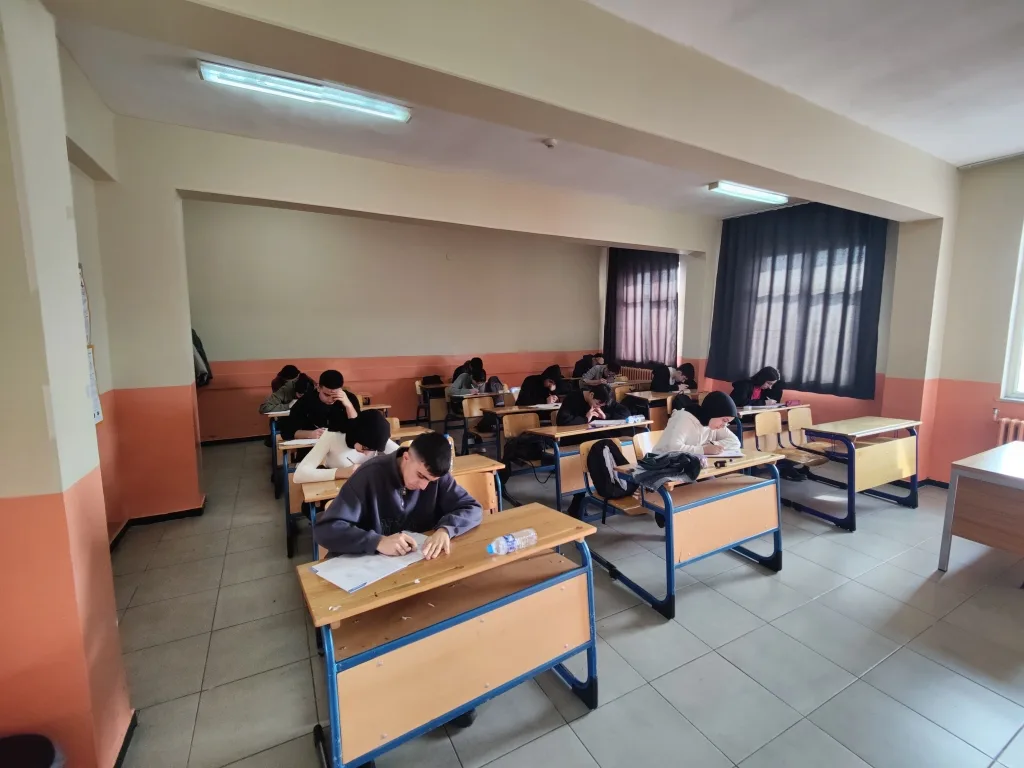 Üniversite Sınavına Hazırlanan Öğrenciler