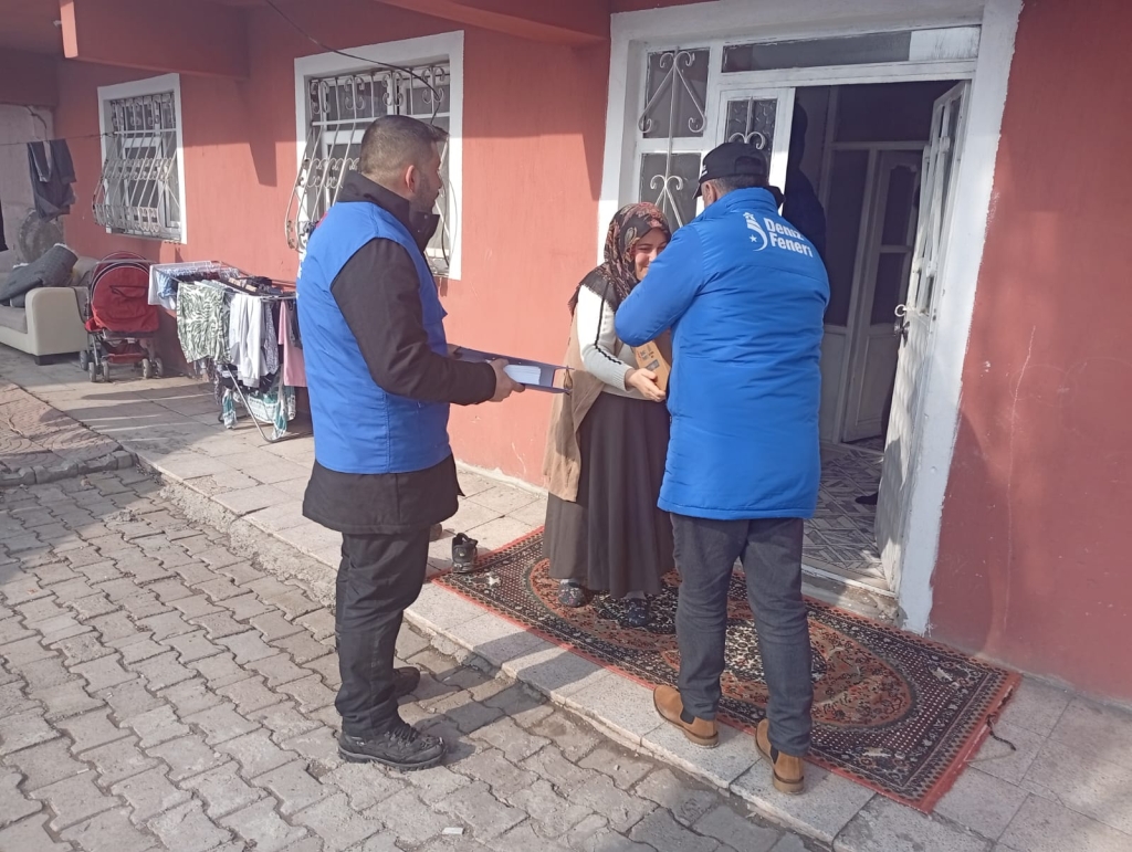 Ağrı Deniz Feneri Derneği 500 Aileye Temizlik Malzemesi Dağıttı