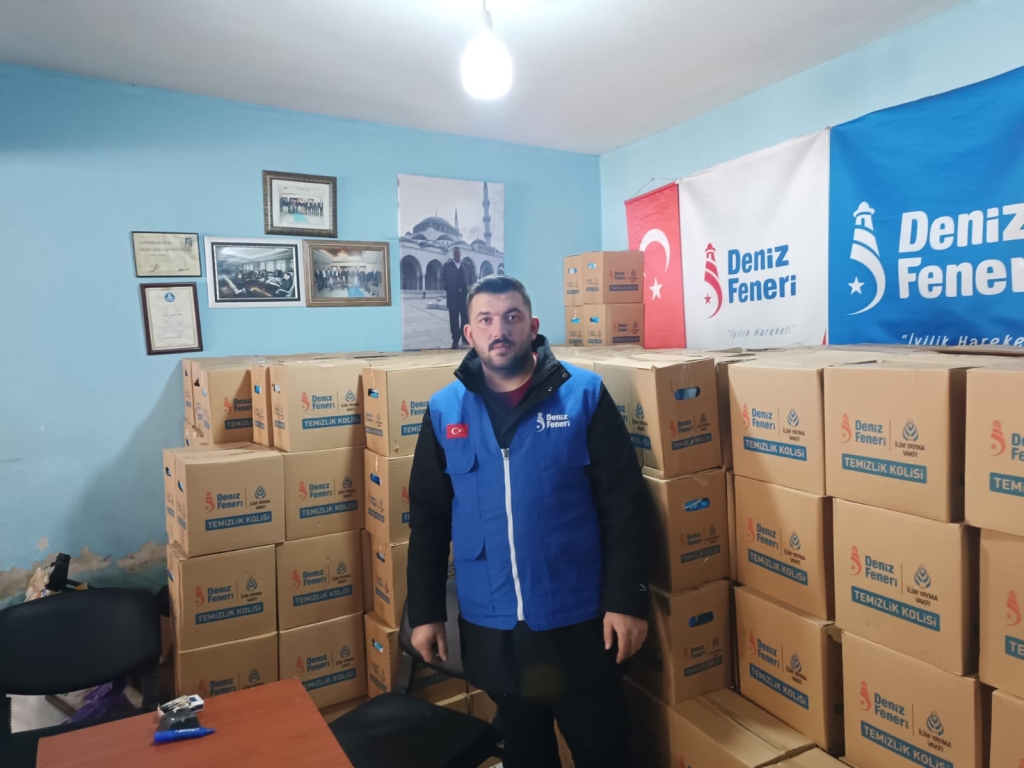 Ağrı Deniz Feneri Derneği 500 Aileye Temizlik Malzemesi Dağıttı