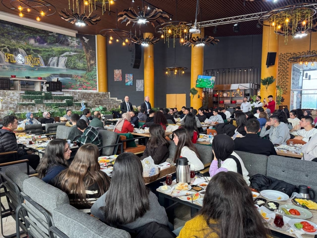 Ağrı Milli Eğitim Müdürü Kökrek Öğrencilerle Kahvaltıda Buluştu