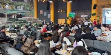 Ağrı Milli Eğitim Müdürü Kökrek Öğrencilerle Kahvaltıda Buluştu