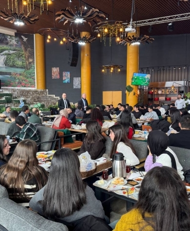 Ağrı Milli Eğitim Müdürü Kökrek Öğrencilerle Kahvaltıda Buluştu