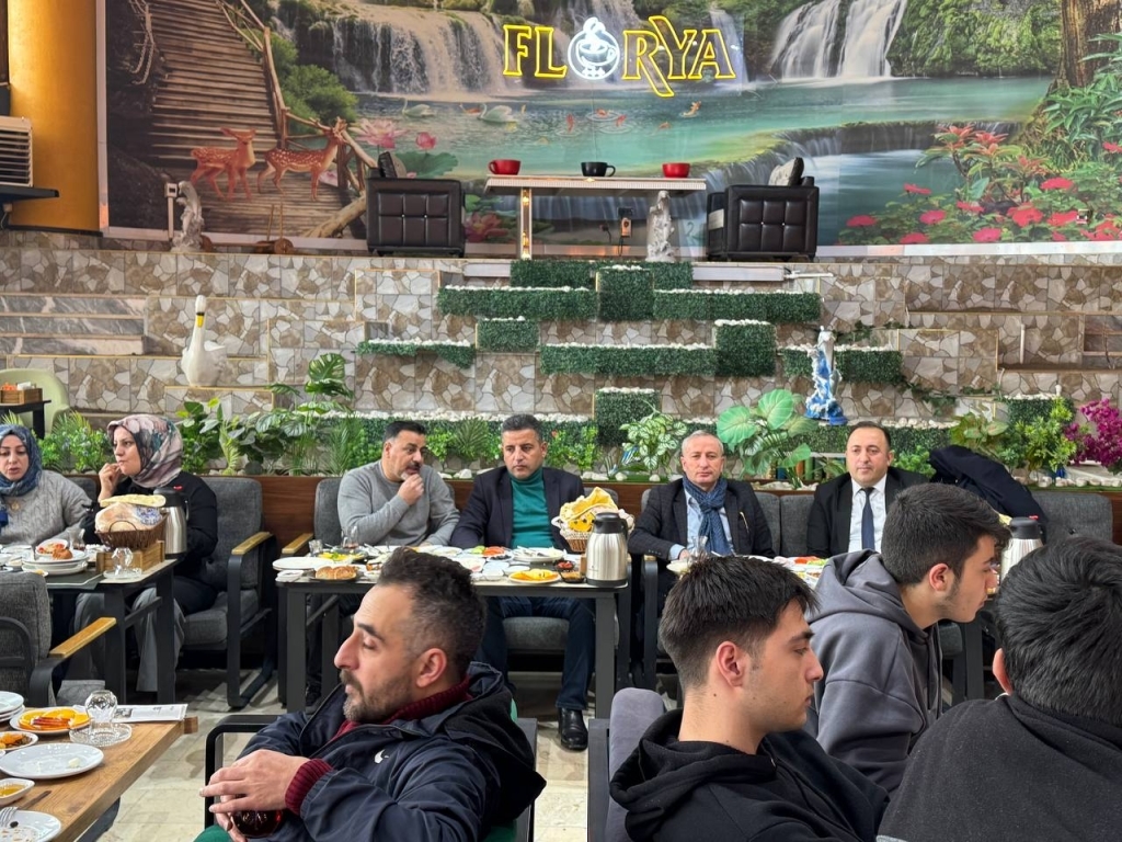 Ağrı Milli Eğitim Müdürü Kökrek Öğrencilerle Kahvaltıda Buluştu