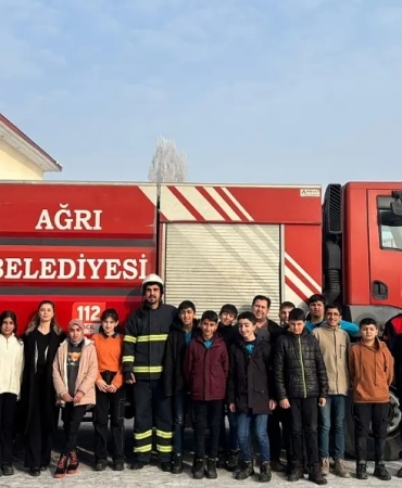 Ağrı İtfaiyesi Öğrencilere Yangın Eğitim Verdi