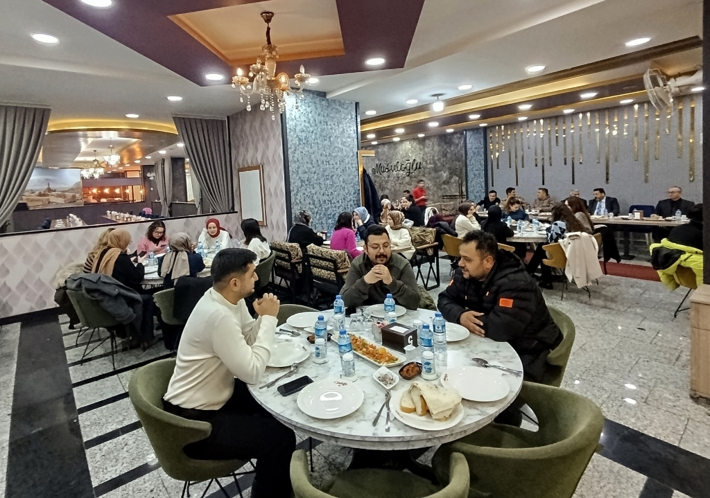 Ağrıda Aday Öğretmenler İçin Tanışma ve Kaynaşma Yemeği Düzenlendi