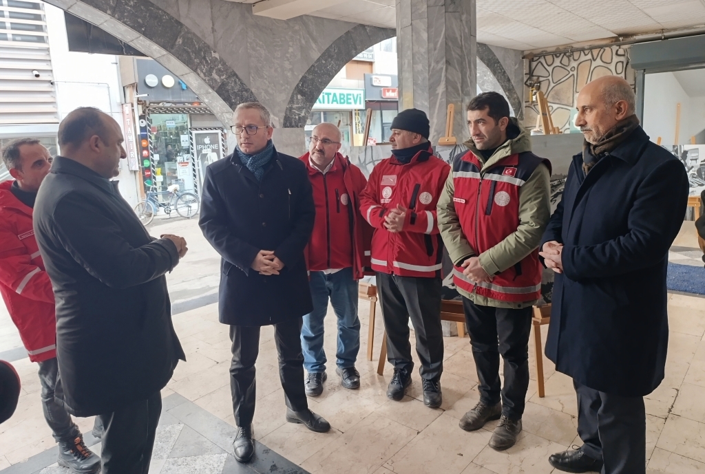 Ağrıda 6 Şubat Depreminin Yıl Dönümünde Anma Programı ve Tatbikat Gerçekleştirildi