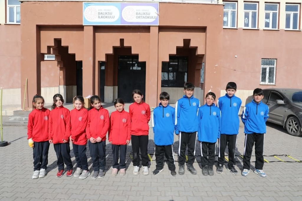 Müdür Çelebi, Atletizm'de Başarılı Olan Balıksu Köyü Ortaokulu Sporcularını Tebrik Etti