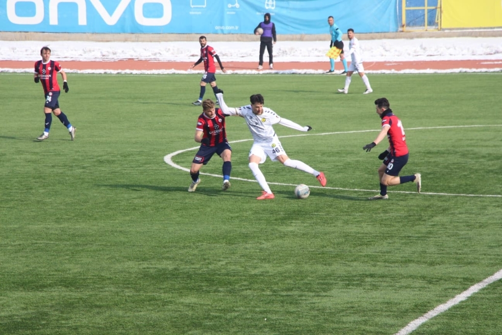Zonguldakspor Ağrı'da Dondu