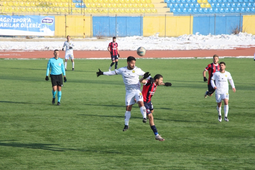 Zonguldakspor Ağrı'da Dondu