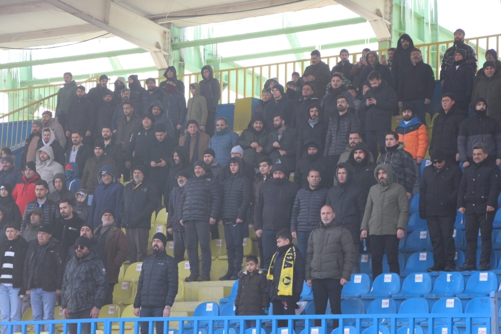 Zonguldakspor Ağrı'da Dondu