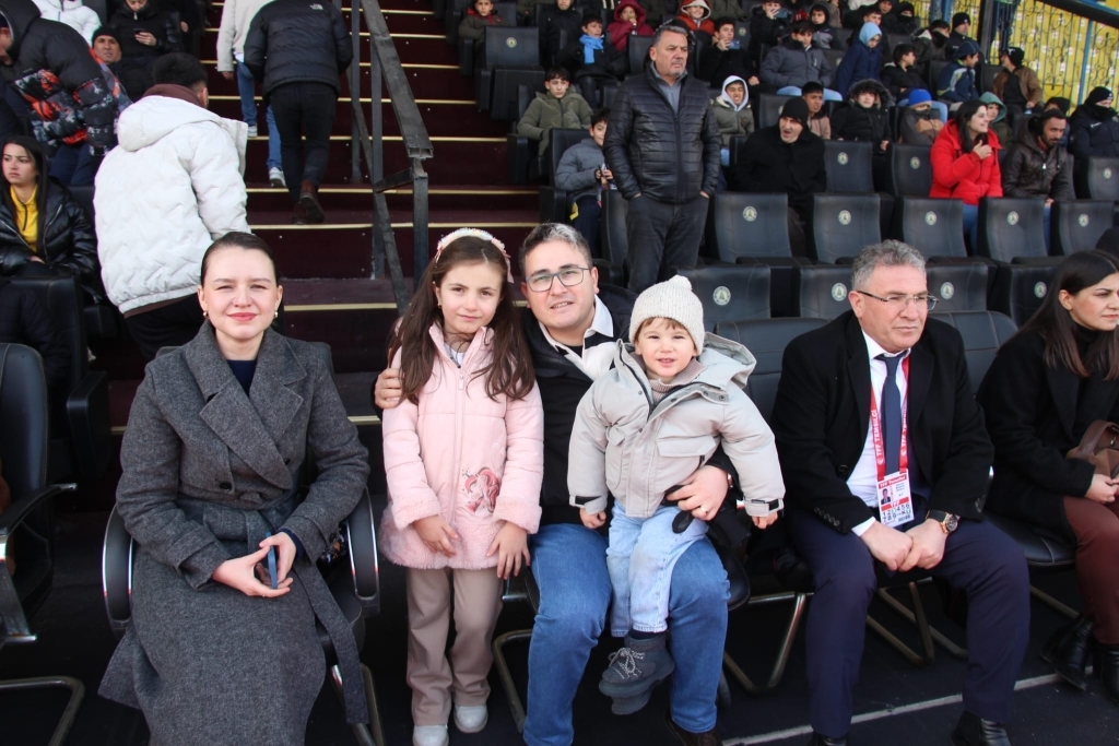 Zonguldakspor Ağrı'da Dondu