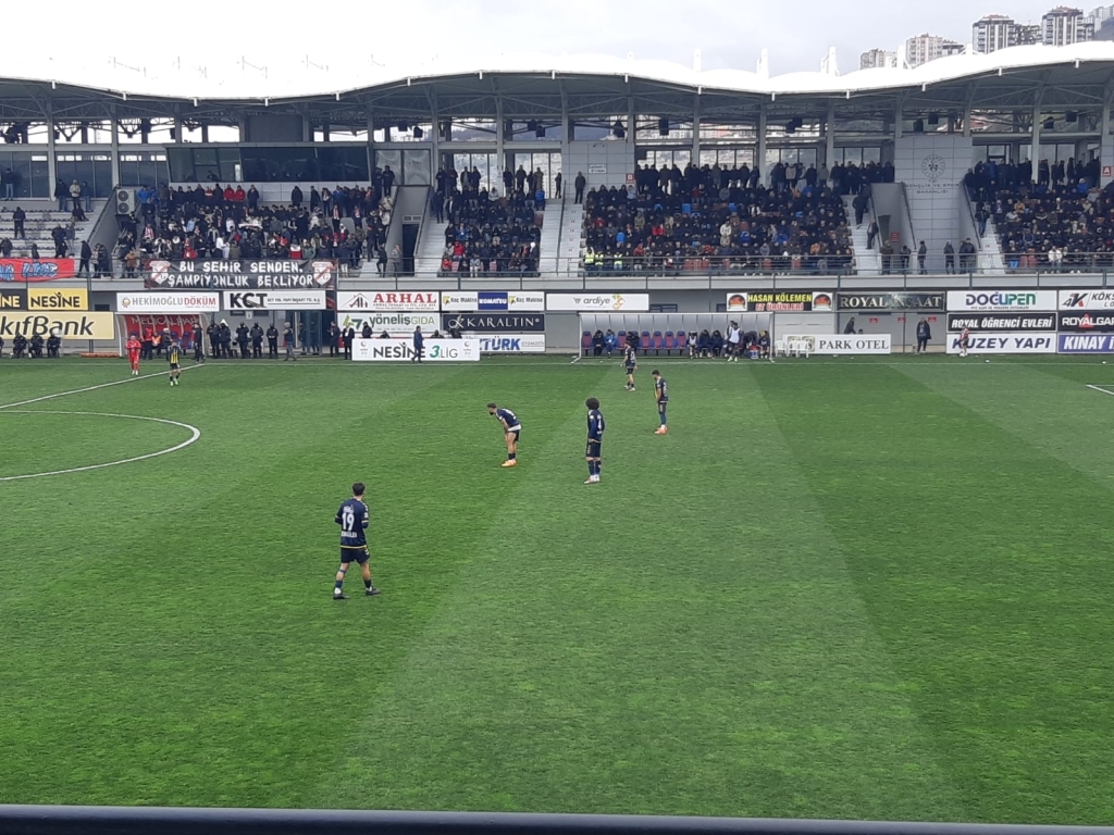 Kolibri Ağrı 1970 Spor 10 kişi 87 Dakika Dayana Bildi