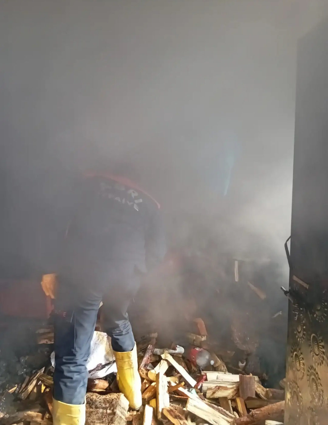 Kazan Dairesinde Çıkan Yangın Paniğe Neden Oldu 