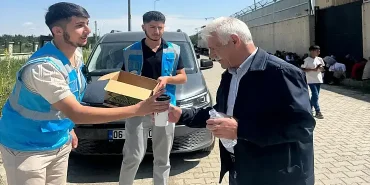 Ağrı Gençlik Kollarından Babalar Günü Jestleri