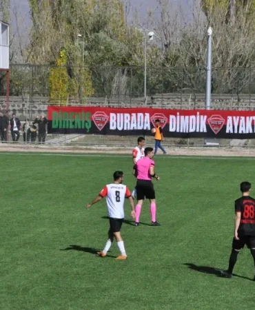 Doğubayazıt Futbol Turnuvası Coşkulu Bir Finalle Tamamlandı