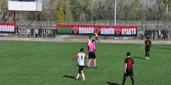 Doğubayazıt Futbol Turnuvası Coşkulu Bir Finalle Tamamlandı