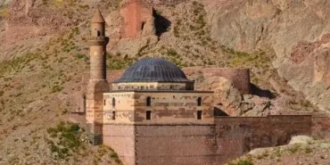 Ağrı Camisi Tutakta Yenilenen İbadet Alanı