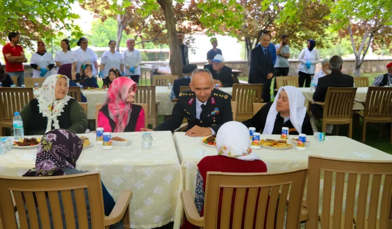 Kurban Bayramı Ziyaretleri Doğubayazıtta Yoğunluk Patnos Haberleri Ağrı Patnos Son Dakika Haberleri Kurban Bayramı Ziyaretleri Doğubayazıtta Yoğunluk