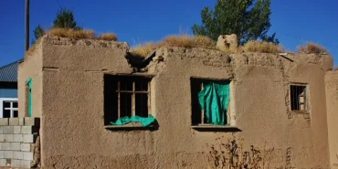 Ağrı Yıkık Evler Mahalleliyi Tedirgin Ediyor