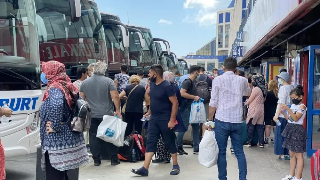 Ağrı Otogarı Dönüş Hareketliliği Artıyor
