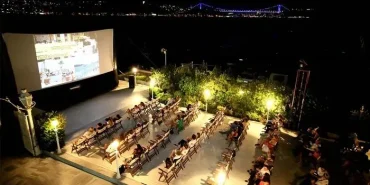 Açık hava sineması Dalbahçe Köyünde minikler için