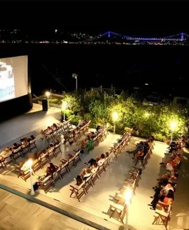 Açık hava sineması Dalbahçe Köyünde minikler için Patnos Haberleri Ağrı Patnos Son Dakika Haberleri Açık hava sineması Dalbahçe Köyünde minikler için