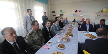 Ağrı Aşure Etkinliğiyle Geleneksel Değerler Yaşatılıyor