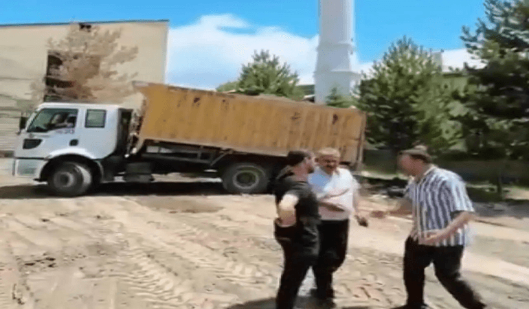 Patnos Alpaslan Camii Düzenlemesi Devam Ediyor