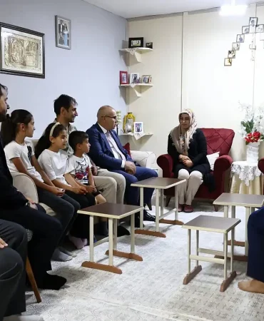 Şehit Ailesine Ziyaret Diyadinde Anlamlı Bir Buluşma Patnos Haberleri Ağrı Patnos Son Dakika Haberleri Şehit Ailesine Ziyaret Diyadinde Anlamlı Bir Buluşma