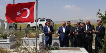 Şehit Cihan Olhan Ziyaret Eden Ağrı Valisi Mustafa Koç