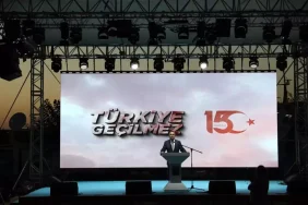 Milli birlik ruhu Tutak'ta Türk bayraklarıyla yükseldi