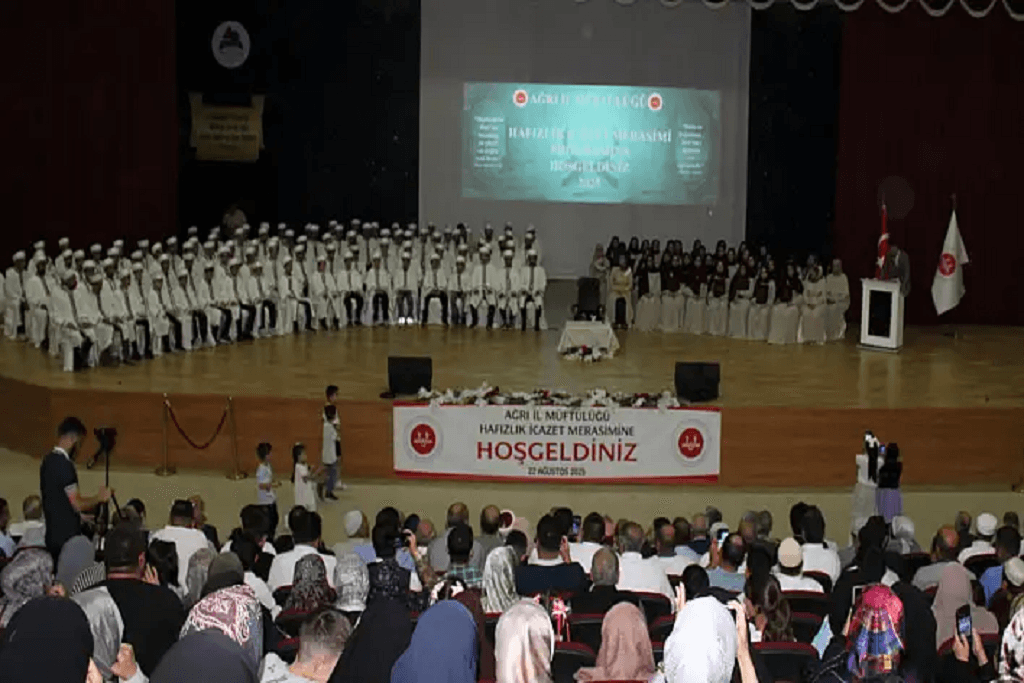 Ağrı Hafızlık İcazet Merasimi 117 Öğrenci Belge Aldı