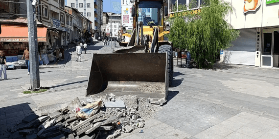 Ağrı Kaldırım Onarım Çalışmaları Pazar Günü Devam Ediyor