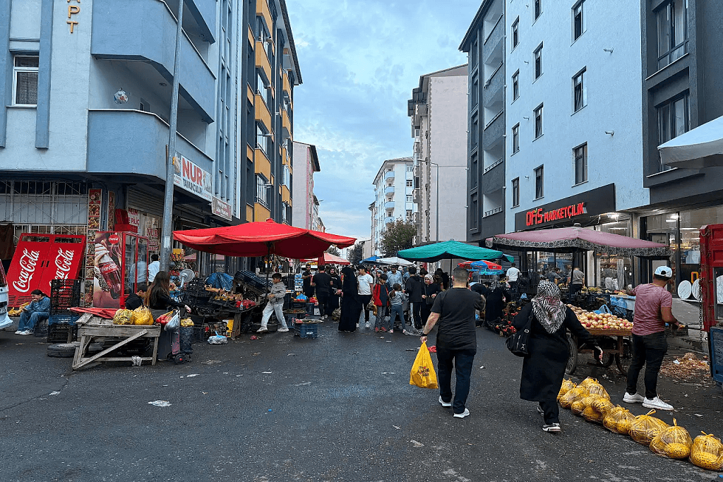 Ağrı Kış Hazırlıkları Cumartesi Pazarında Alışveriş