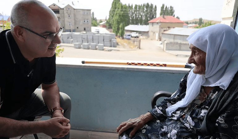 Ağrı Valisi Ziyareti 100 Yaşındaki Asiye Işık Patnos Haberleri Ağrı Patnos Son Dakika Haberleri Ağrı Valisi Ziyareti 100 Yaşındaki Asiye Işık