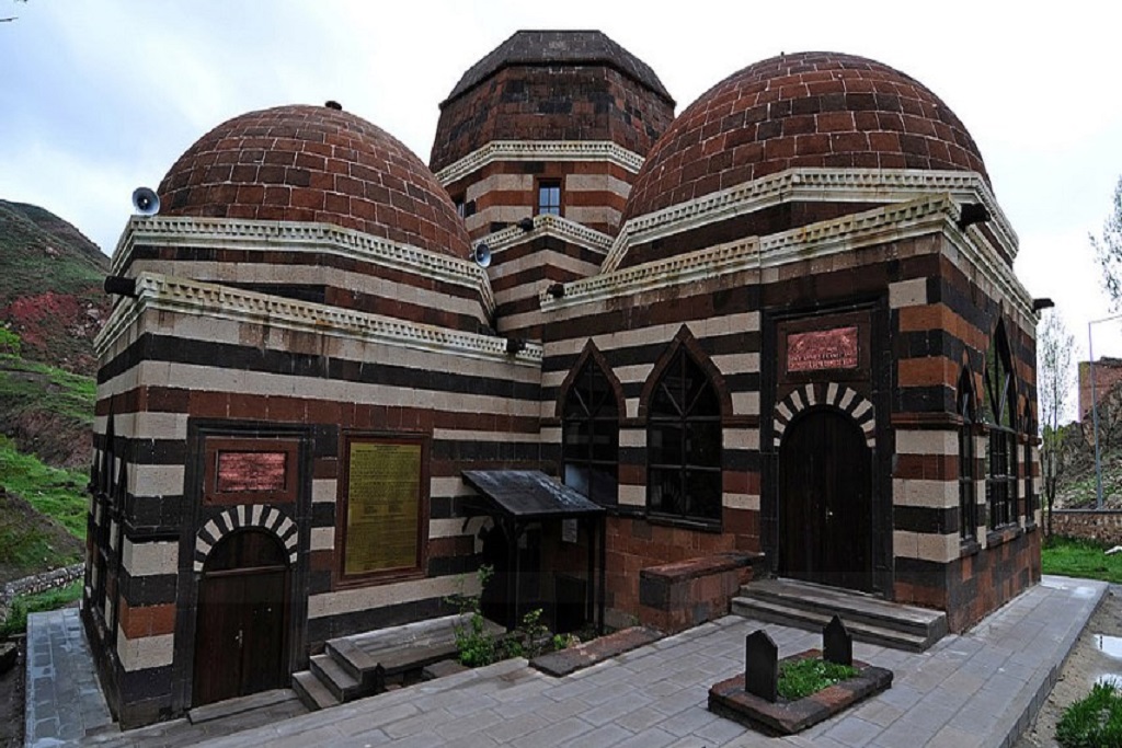 Ahmed-i Hani Türbesi Doğubayazıtın Gizemli Mekanı