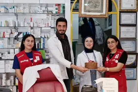 Ağrı Kızılay gönüllüleri Eczacıları Ziyaret Etti