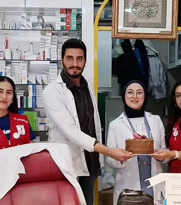 Ağrı Kızılay gönüllüleri Eczacıları Ziyaret Etti