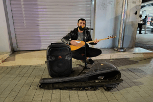 Ağrı Sokak Müzisyenleri Yaz Akşamlarında Melodiler