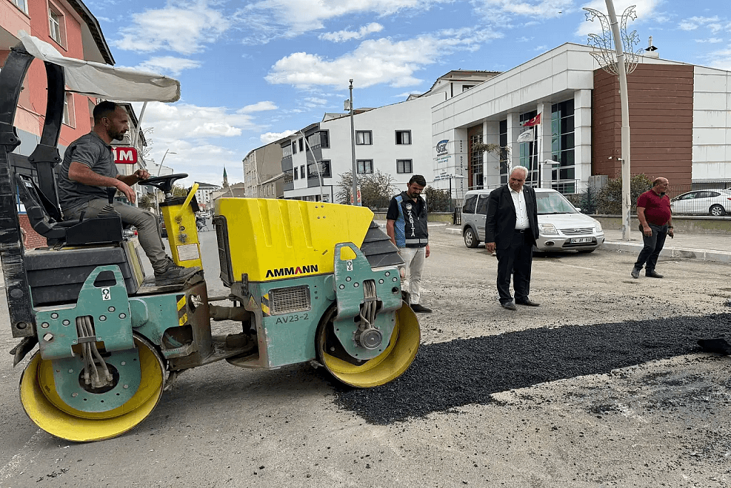Eleşkirt Yol Onarımları Başkan Yakut İnceledi