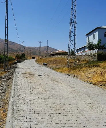 Kilit Parke Taşı Döşeme ile Ulaşım Rahatlıyor Patnos Haberleri Ağrı Patnos Son Dakika Haberleri Kilit Parke Taşı Döşeme ile Ulaşım Rahatlıyor