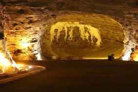 Tuzluca Tuz Mağarası Keşfe Çıkan Dağcılar