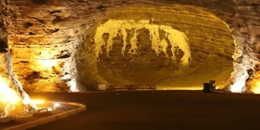 Tuzluca Tuz Mağarası Keşfe Çıkan Dağcılar