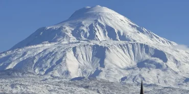 Ağrı Dağı Kar Zirveye İlk Kar Düşüşü