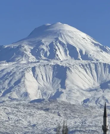 Ağrı Dağı Kar Zirveye İlk Kar Düşüşü